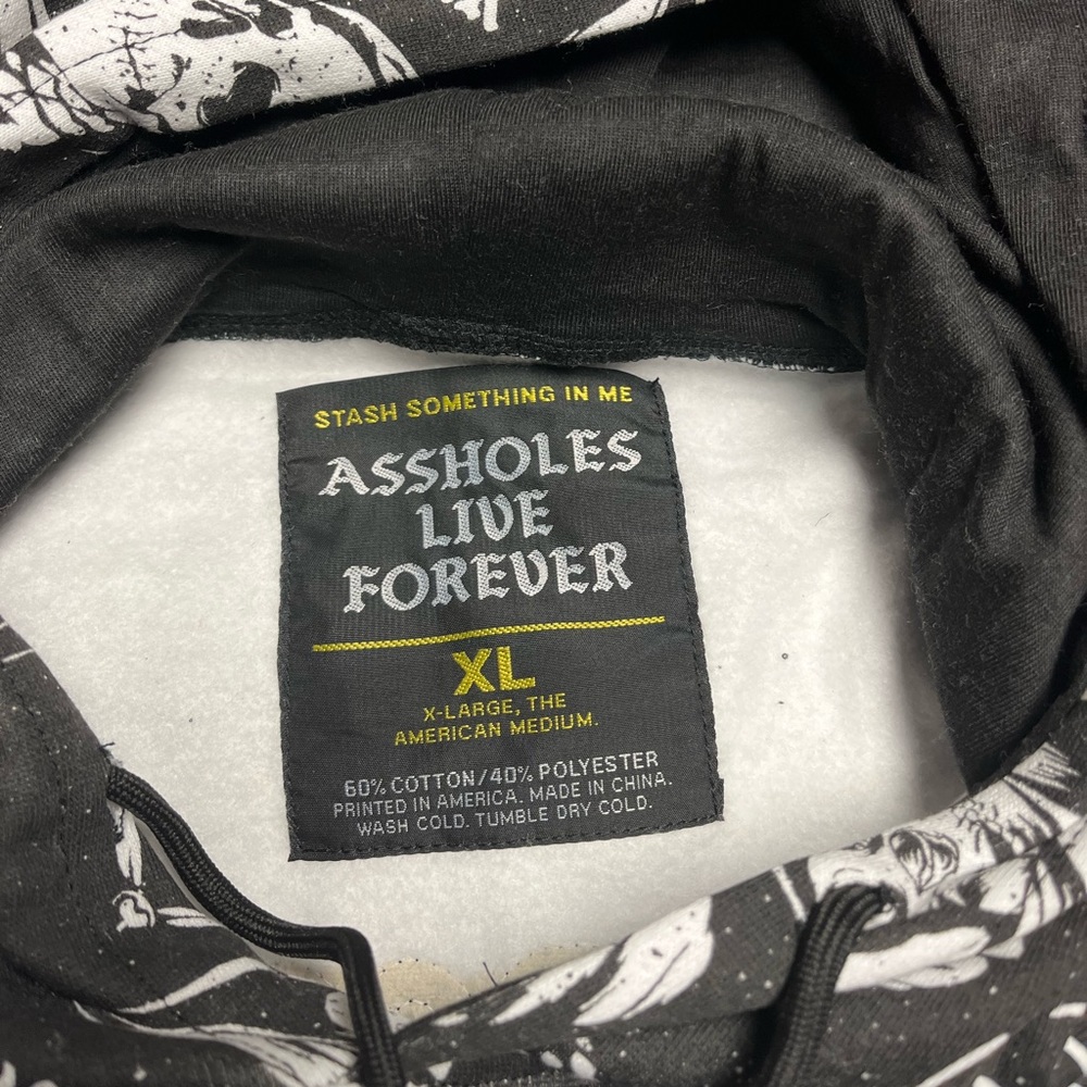 Skulls all over hoodie!!! - Picture 4 of 5